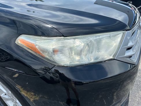 Used 2011 Toyota Highlander 4WD w/ Tow Pkg image 10