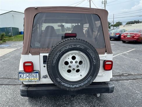 Used 1998 Jeep Wrangler SE AWD/4WD image 7