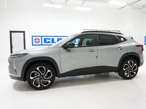 New 2026 Chevrolet Trax RS w/ Sunroof Package image 10