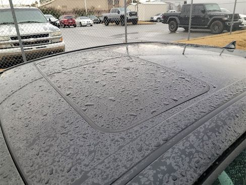 Used 2025 Toyota Camry SE image 4