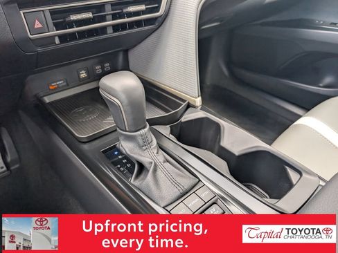 Used 2026 Toyota Camry SE AWD/4WD image 22