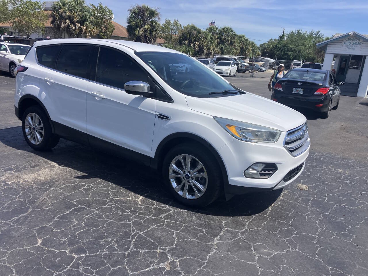 Used 2017 Ford Escape SE AWD/4WD image 11