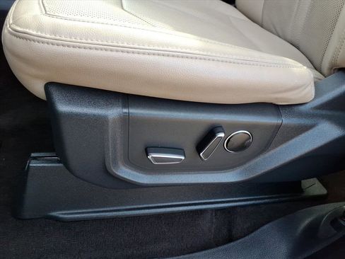 Used 2023 Ford Expedition Max Limited image 11