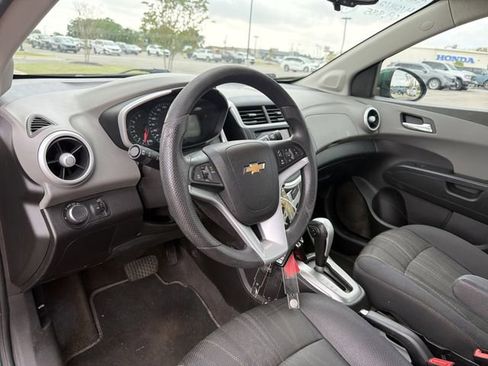 Used 2018 Chevrolet Sonic LT FWD image 11