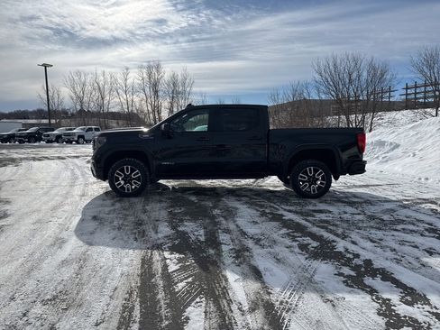 Used 2025 GMC Sierra 1500 AT4 w/ AT4 Premium Package image 4