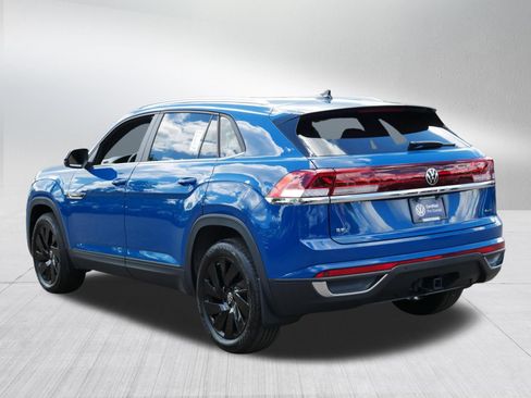 Certified 2025 Volkswagen Atlas Cross Sport SE AWD/4WD image 5