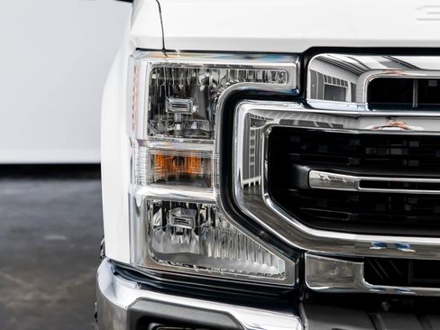 Used 2021 Ford F250 Lariat w/ Lariat Value Package image 3