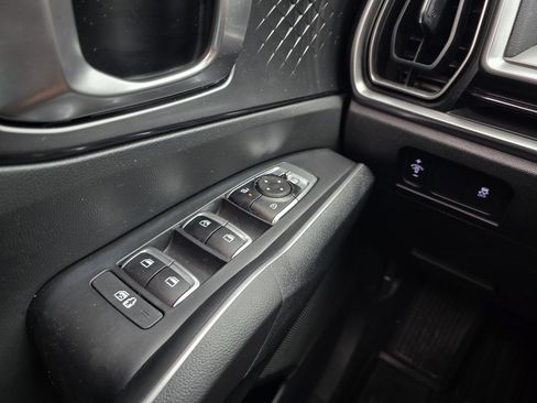 Used 2025 Kia Sorento S FWD image 23