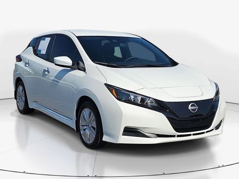 Used 2025 Nissan Leaf S FWD image 2