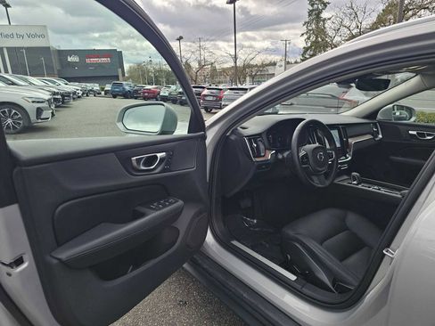 Certified 2025 Volvo V60 B5 Cross Country Plus image 22