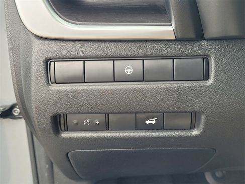 Used 2021 Nissan Rogue SL w/ Premium Package image 23