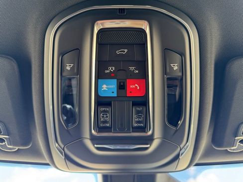 New 2025 Jeep Grand Cherokee L Laredo w/ Luxury Tech Group I image 16