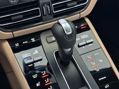 Certified 2023 Porsche Macan S image 28