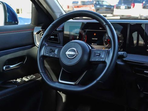 Used 2025 Nissan Kicks SR FWD image 15
