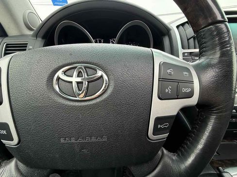 Used 2015 Toyota Land Cruiser image 36