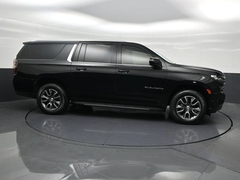 Used 2023 Chevrolet Suburban LT RWD image 7
