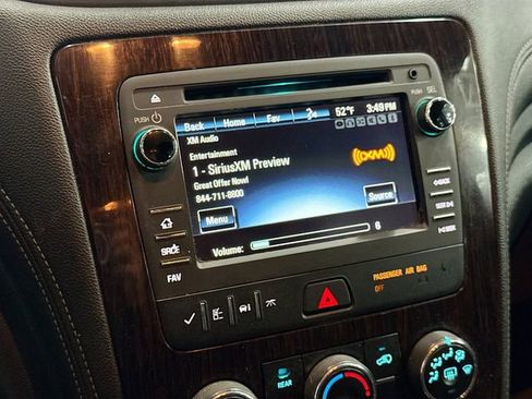Used 2017 Chevrolet Traverse LT w/ Style and Technology Package FWD image 15