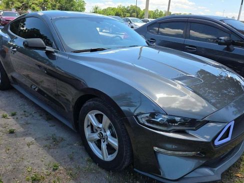 Used 2018 Ford Mustang Coupe RWD image 1