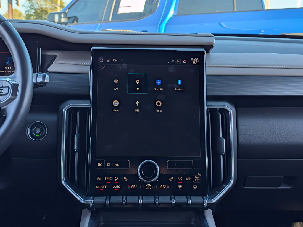 Used 2024 GMC Acadia Elevation FWD image 28