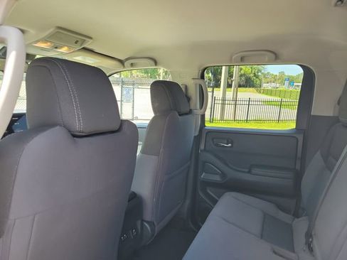 Used 2025 Nissan Frontier SV w/ SV Convenience Package RWD image 24