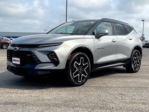 Used 2023 Chevrolet Blazer RS w/ Driver Confidence II Package AWD/4WD image 8