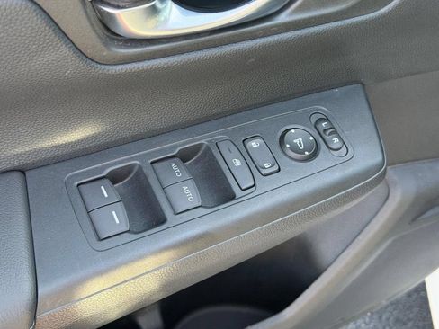 Used 2025 Honda CR-V EX image 15