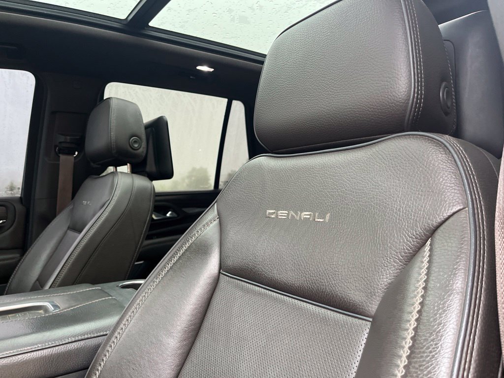 Used 2021 GMC Yukon Denali w/ Denali Premium Package AWD/4WD image 15