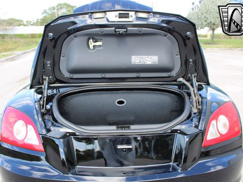 Used 2005 Chrysler Crossfire Convertible image 3