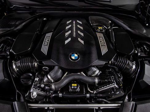 Used 2023 BMW M550i xDrive image 43