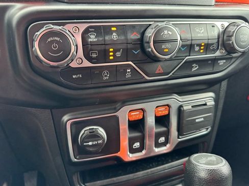 Used 2020 Jeep Wrangler Sport AWD/4WD image 15