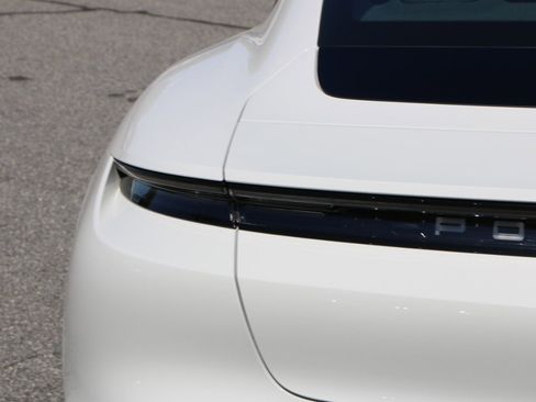 Used 2021 Porsche Taycan RWD image 6