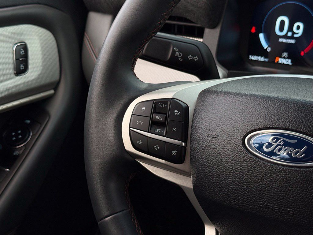 Certified 2025 Ford Explorer Active AWD/4WD image 10