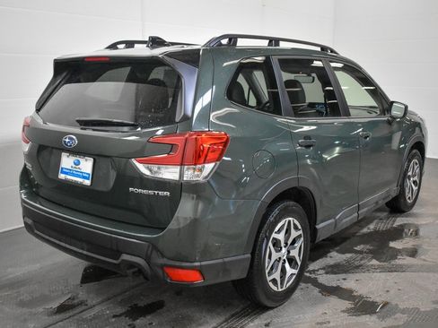 Used 2024 Subaru Forester Premium image 5