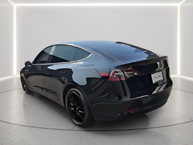 Used 2023 Tesla Model 3 Standard Range RWD image 4