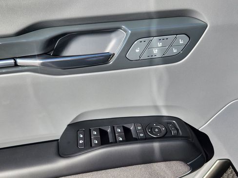 New 2026 Kia EV9 Land w/ Nightfall Edition Package image 7