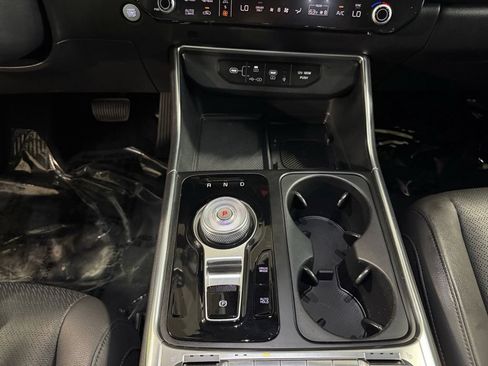 Used 2025 Kia Carnival SX Prestige FWD image 19