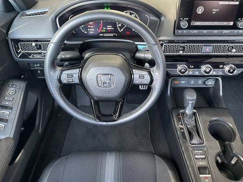 Used 2025 Honda Civic Sport image 16