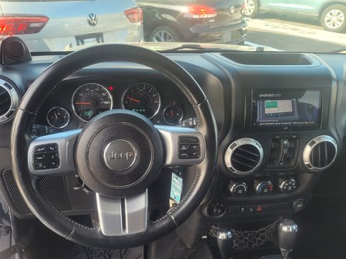 Used 2013 Jeep Wrangler Unlimited Sport image 14