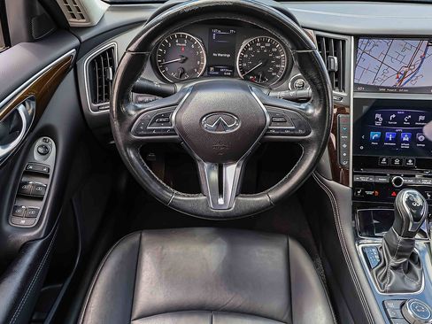 Used 2019 INFINITI Q50 Luxe w/ Essential Package (3.0T Luxe) AWD/4WD image 17