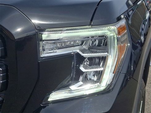 Used 2021 GMC Sierra 1500 AT4 w/ AT4 Value Package image 9