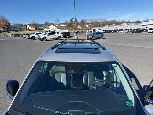 Used 2022 Jeep Grand Cherokee Limited 4xe image 11