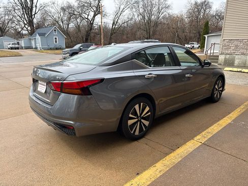 Used 2022 Nissan Altima 2.5 SV image 4
