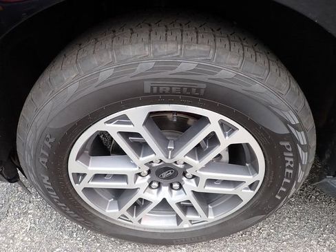Used 2025 Ford Expedition Active AWD/4WD image 14