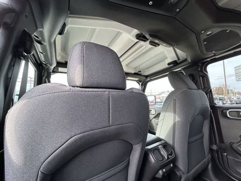 New 2026 Jeep Gladiator Sport AWD/4WD image 25
