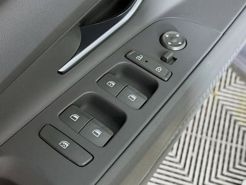 Certified 2024 Hyundai Elantra SEL image 18