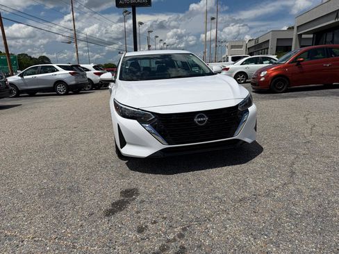Used 2024 Nissan Sentra SV FWD image 3