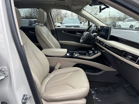 Certified 2022 Lincoln Nautilus Reserve image 35