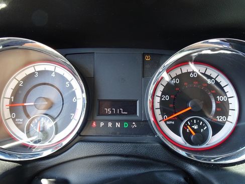 Used 2013 Dodge Grand Caravan SE image 25