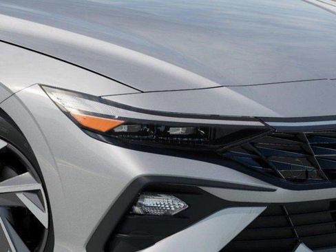 New 2025 Hyundai Elantra Sport image 9