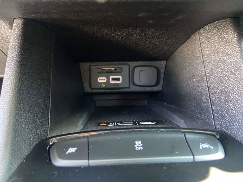 Used 2023 Chevrolet Bolt EUV LT w/ Comfort Package FWD image 27